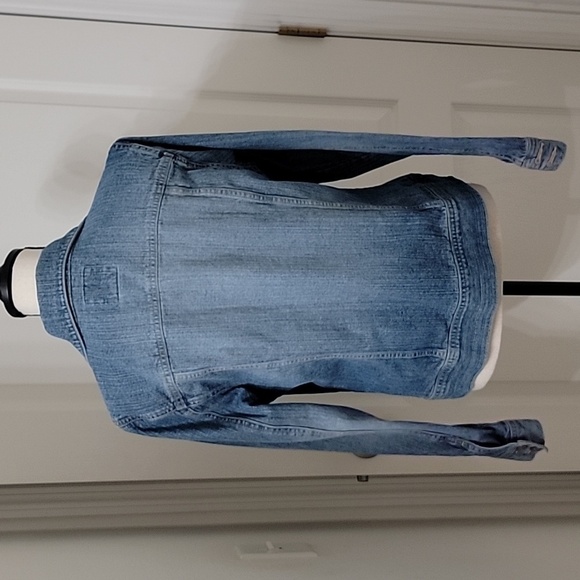 Old Navy Size L Denim Trucker Style Jacket, 100% Cotton, Exc. Used Condition - Picture 4 of 11